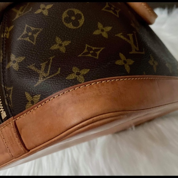 Louis Vuitton Alma Monogram PM - Picture 13 of 15